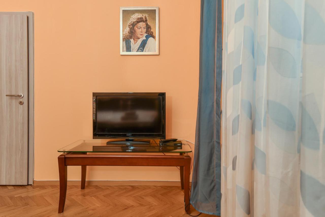 Retro - Center 1bdr By Flat Mаnager Sofia